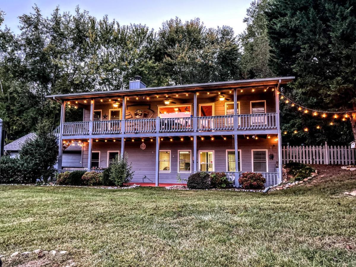 Ole Smoky Bnb - Game Room, Hot Tub, Mtn Views! Pigeon Forge Εξωτερικό φωτογραφία