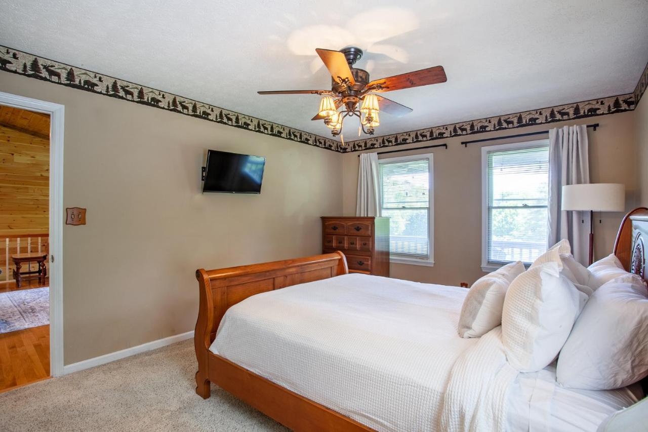 Ole Smoky Bnb - Game Room, Hot Tub, Mtn Views! Pigeon Forge Εξωτερικό φωτογραφία