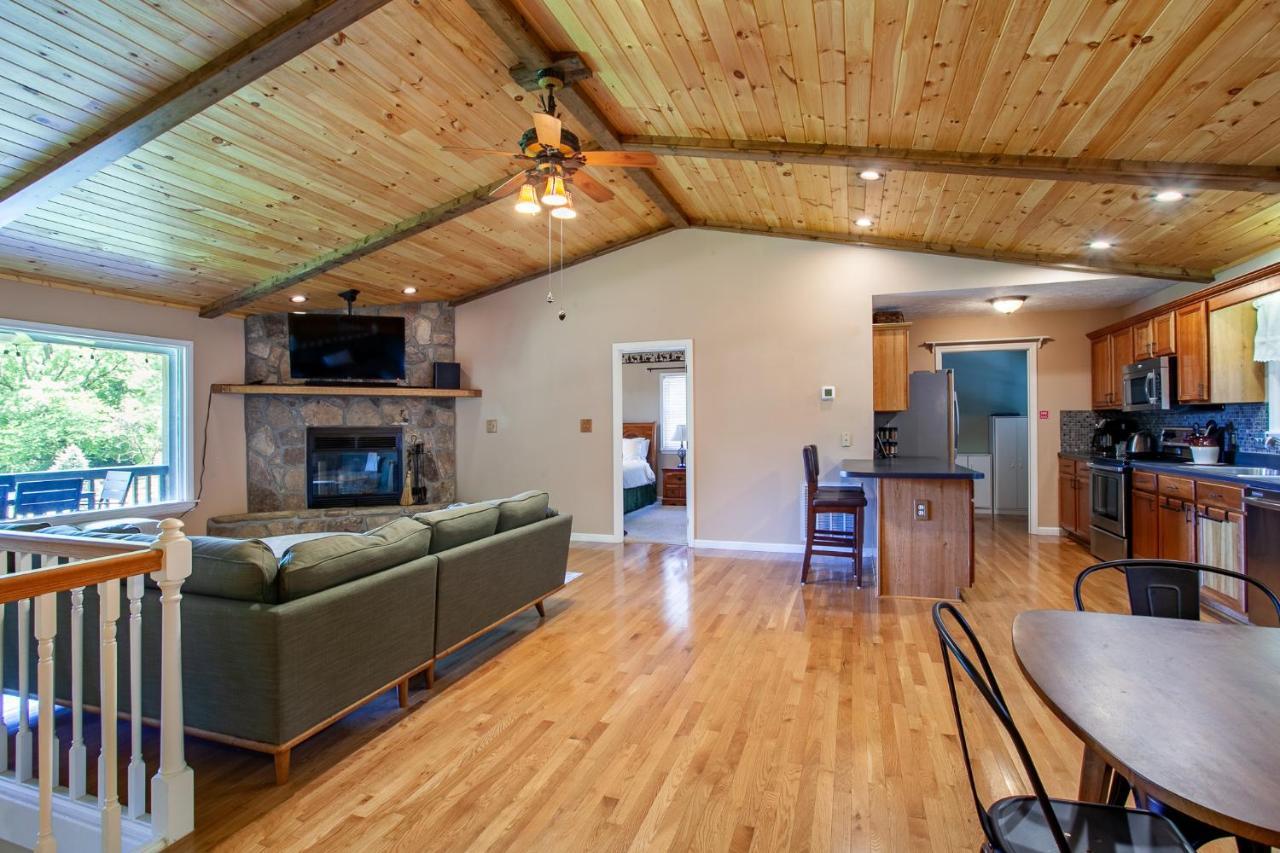 Ole Smoky Bnb - Game Room, Hot Tub, Mtn Views! Pigeon Forge Εξωτερικό φωτογραφία