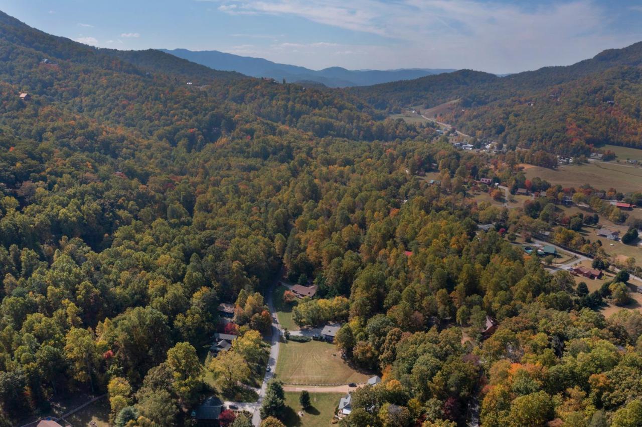 Ole Smoky Bnb - Game Room, Hot Tub, Mtn Views! Pigeon Forge Εξωτερικό φωτογραφία