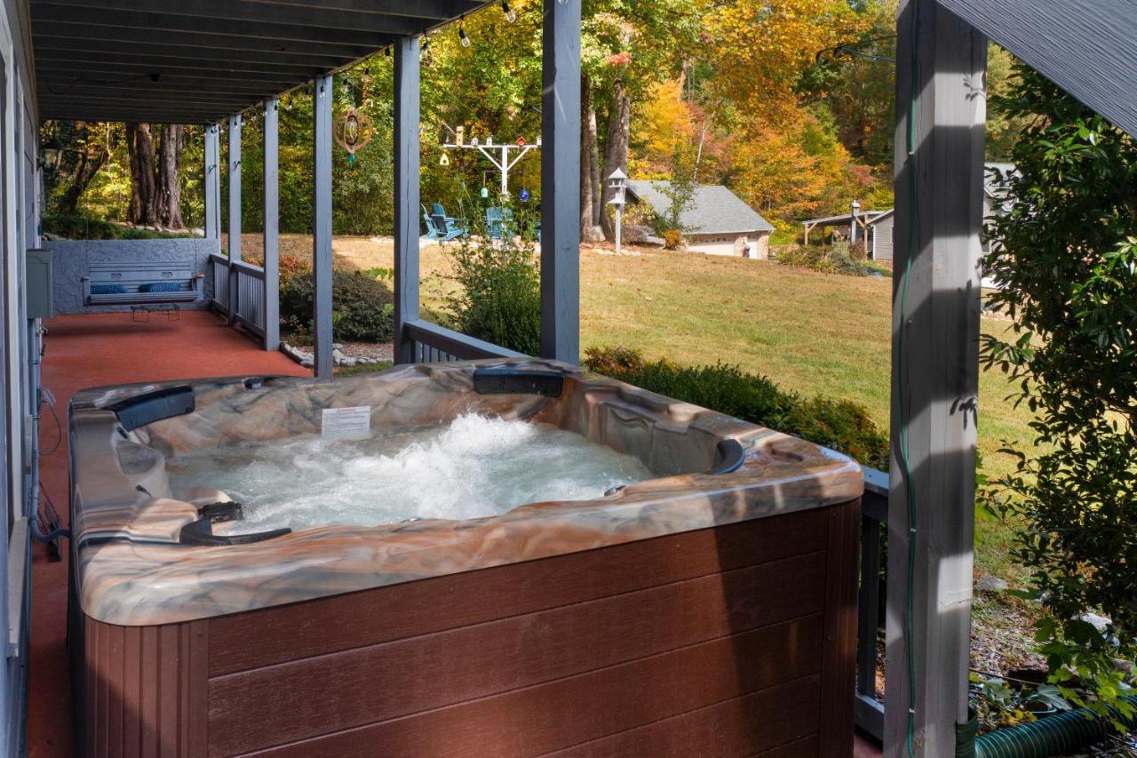 Ole Smoky Bnb - Game Room, Hot Tub, Mtn Views! Pigeon Forge Εξωτερικό φωτογραφία